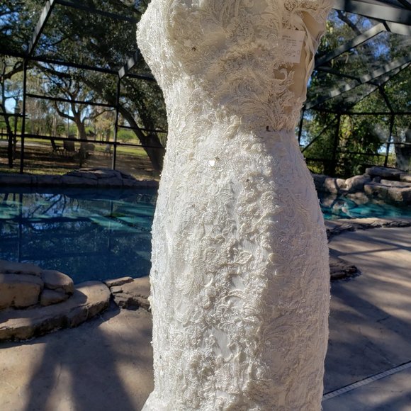 NWT INTUZURI Mermaid Style Lace Galore Wedding gown - Picture 8 of 16